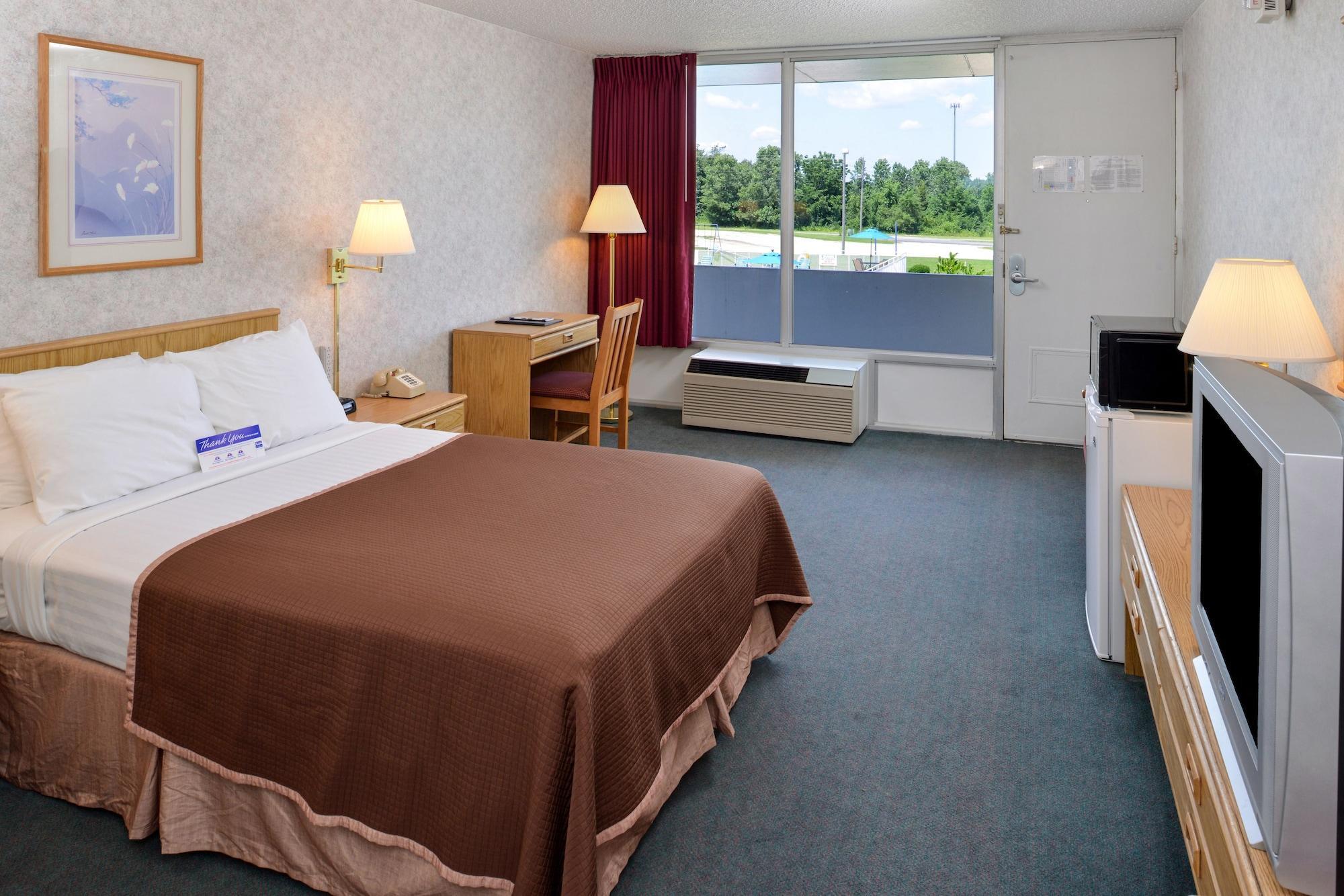 Quality Inn & Suites Vandalia Near I-70 And Hwy 51 Exterior foto